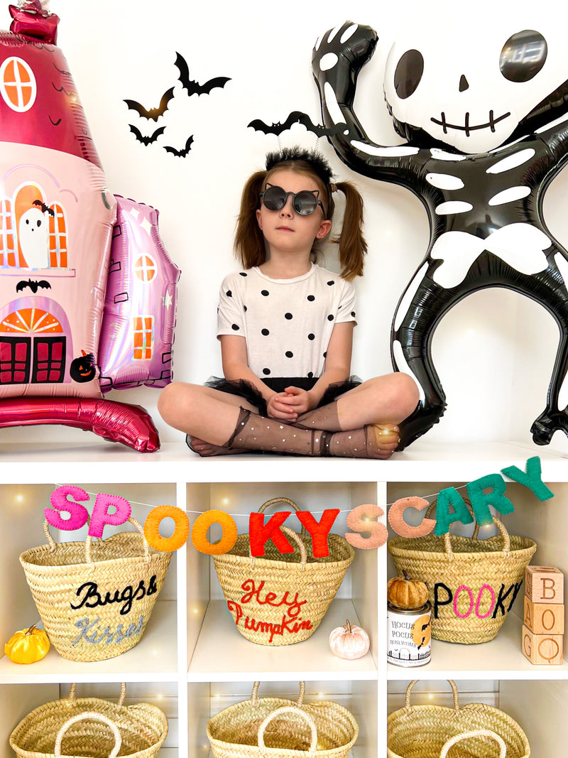 'Bugs & Kisses' Basket