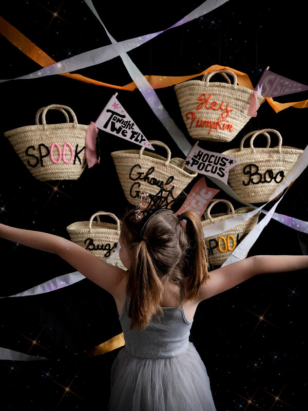 Vintage Halloween Crepe Streamers