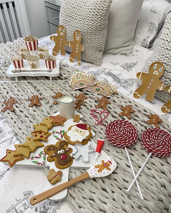 Gingerbread Men Dessert Plates
